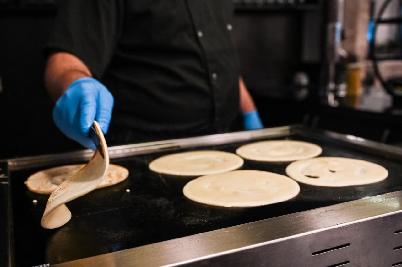 Grand Hotel Velingrad Exterior foto Preparation of chapati