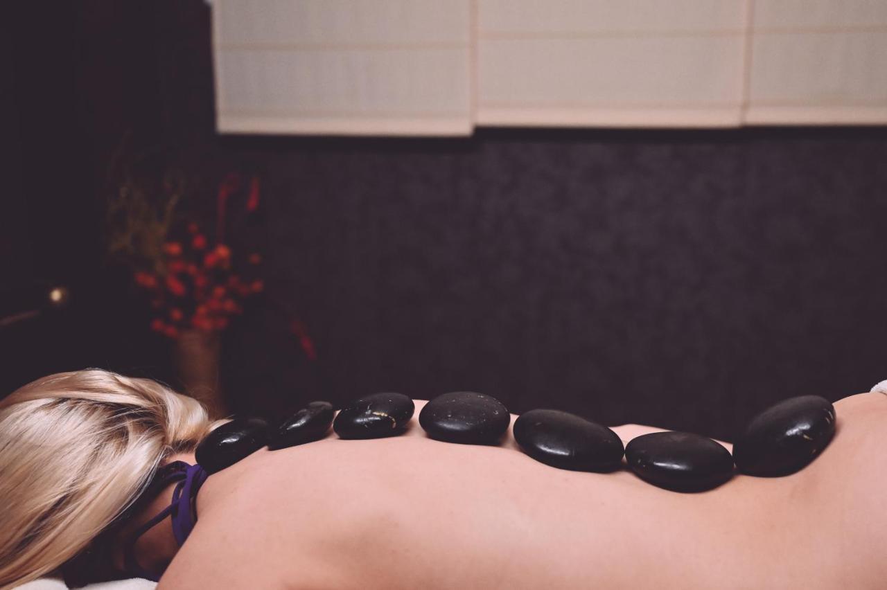 Grand Hotel Velingrad Exterior foto Hot stone massage