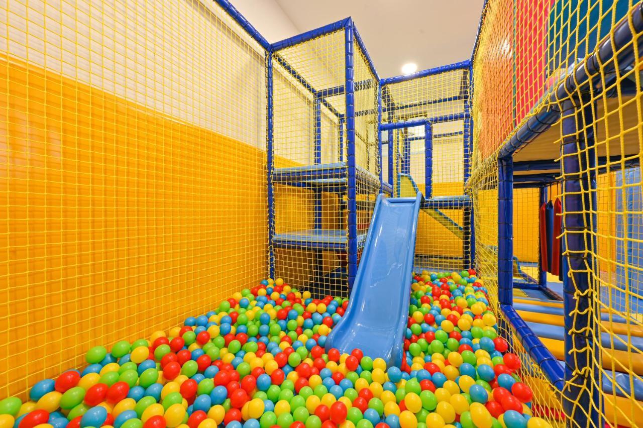 Grand Hotel Velingrad Exterior foto A ball pit