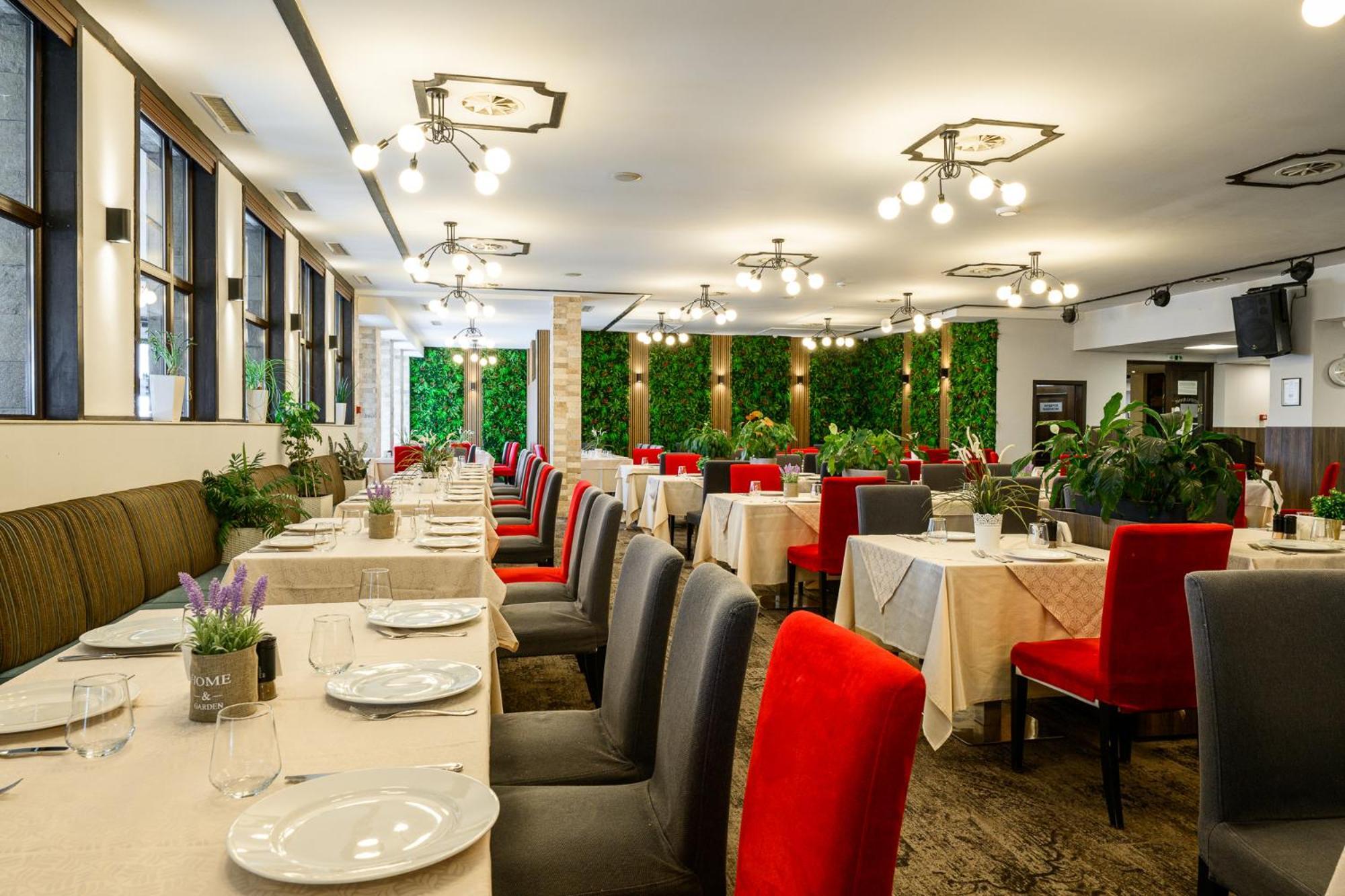 Grand Hotel Velingrad Exterior foto Restaurant interior